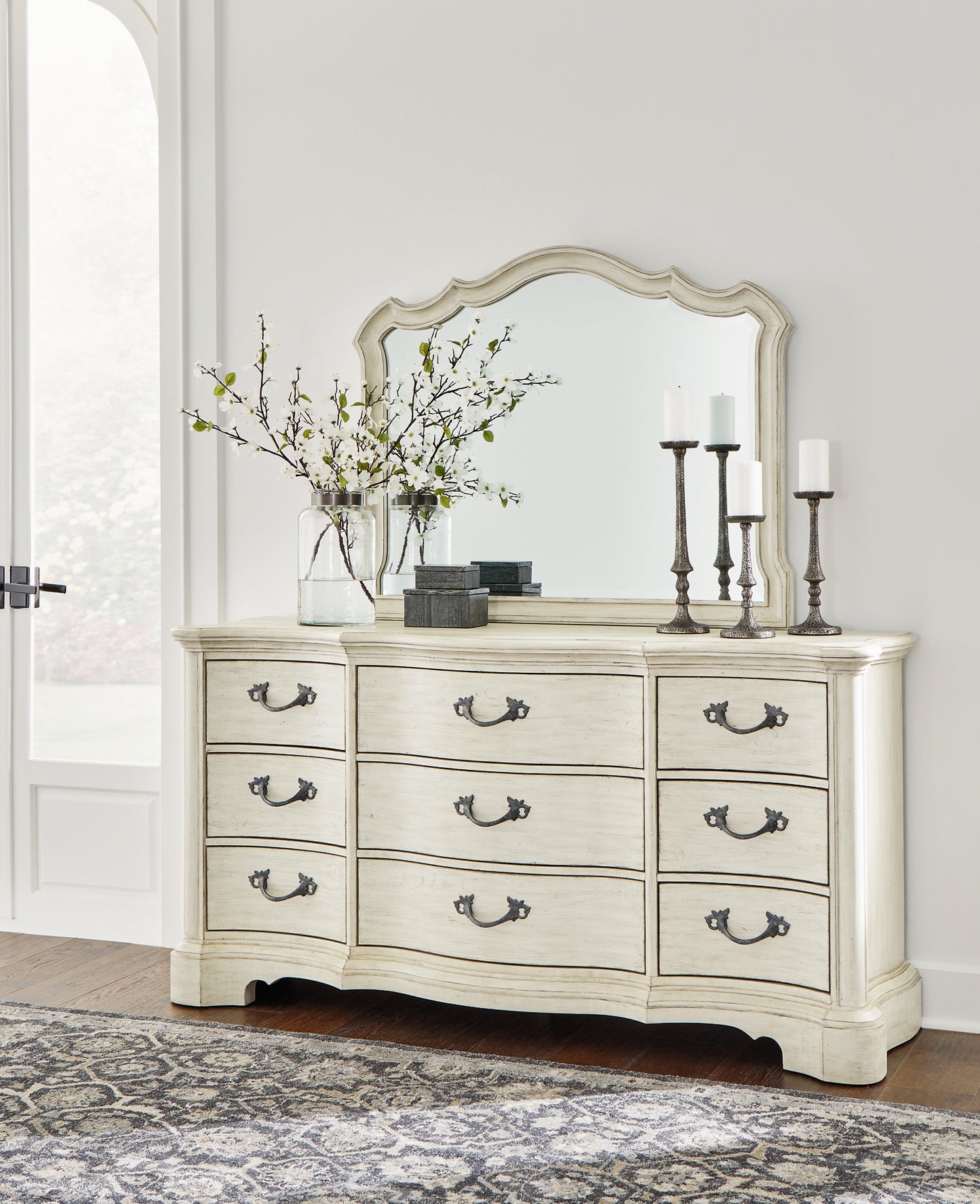 Arlendyne King Upholstered Bed with Mirrored Dresser, Chest and 2 Nightstands