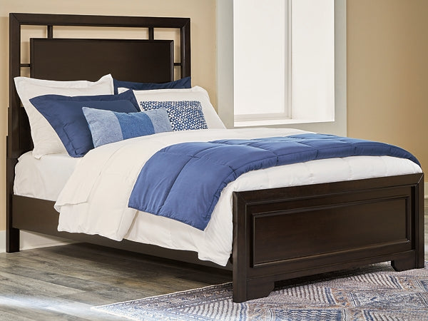 Covetown Full Panel Bed with Nightstand